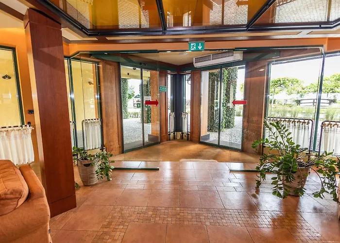 瓦西尼克酒店 酒店